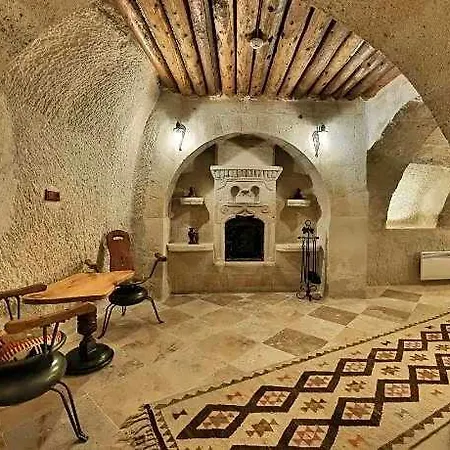Nora Cave House فندق غوريمِيه