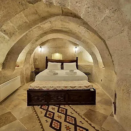Nora Cave House فندق غوريمِيه