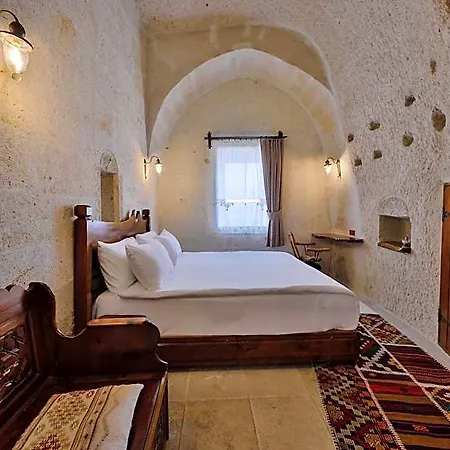Nora Cave House فندق غوريمِيه