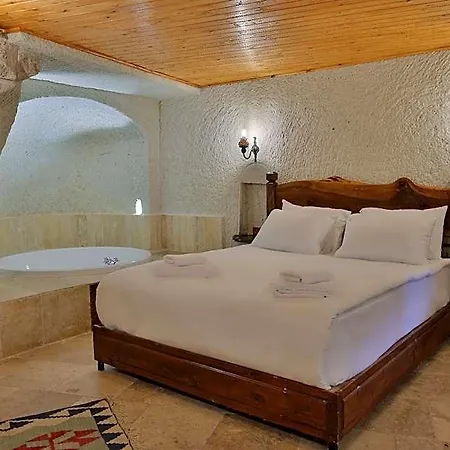 Nora Cave House